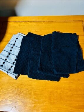 FREE set of Black and Light Gray Textured Kitchen Towels